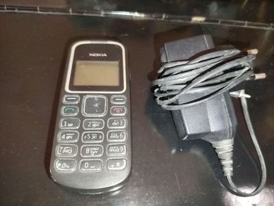 Nokia telfon sotiladi 100