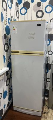 Продается 2 холодильника срочно