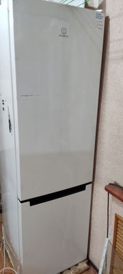 Холодильник Indesit