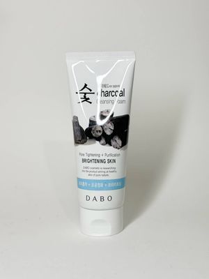 Dabo Charcoal Cleansing Foam Brightening Skin очищающая пенка с активированным углем