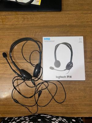 Гарнитура : Logitech 3.5 mm dual plug stereo headset