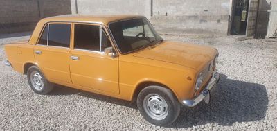 Vaz 2101 sotiladi