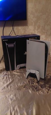 Продаю Sony PS-5 Digital Edition с играми!