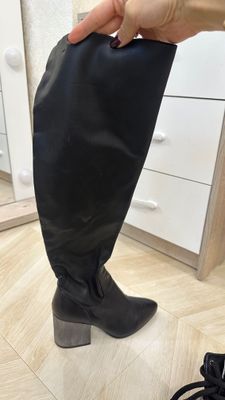 Длинные сапоги по 300.000