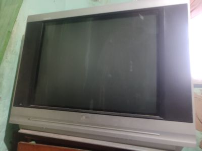 продаю телевизор