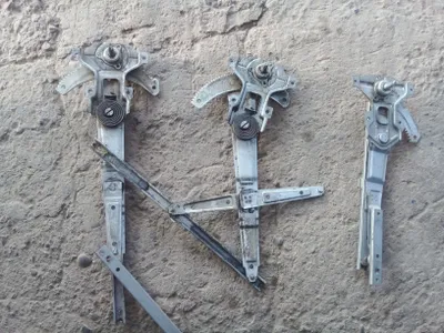 Механизм стекла.