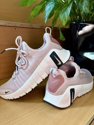 Женские кроссовки NIKE ОРИГИНАЛ 39 размер