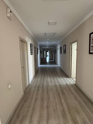 Сдаётся 2х этажное здание с большим земельным участком, Саракулька!