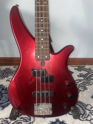 Yamaha bass gitara