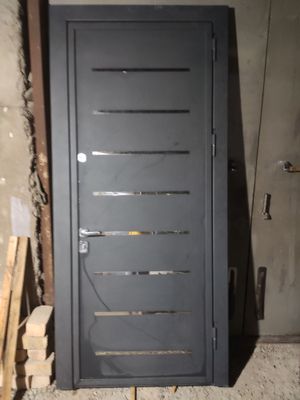 Новая железная дверь