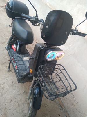 Skuter sotiladi yanggi