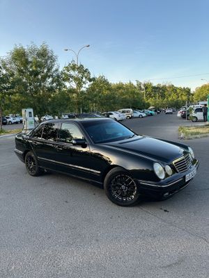 Mercedes Benz w210 жуда яхши холатда, харажати йўқ.