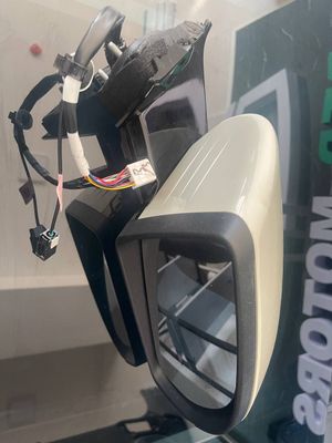 BYD song bokovoy oynagi va radiator ventilatori