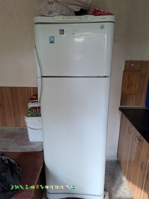 Indesit xaladilnik iwlawi yaxwi puli keliwiladi