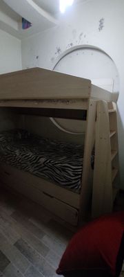 Двухъярусная кровать