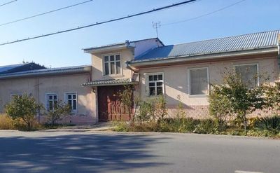 Уй сотилади ер нархида