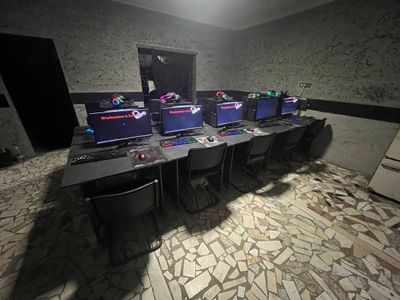 Kompyuterlar Xammasi sotiladi 10 ta tayyor