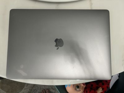 Macbook pro 15 inch 2019