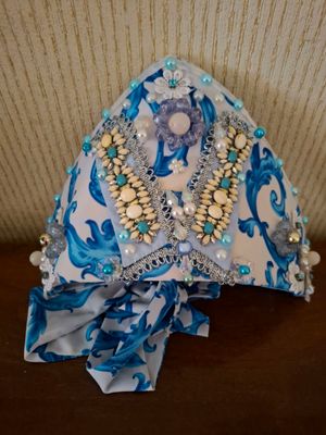 Кокошник ручной работы