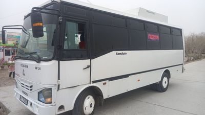 Isuzu avtobus sotiladi
