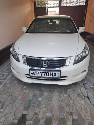 Автомобиль Honda Accord