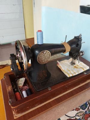 Продается швейная машинка