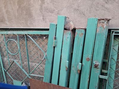 Продам забор ограждения,стулья воротами.