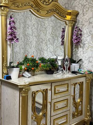 3 ta mebel sotiladi