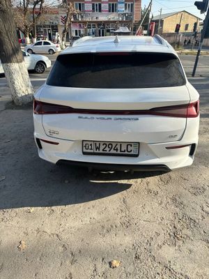 Авто сотилади BYD. E2