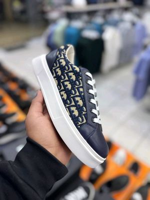 DIOR