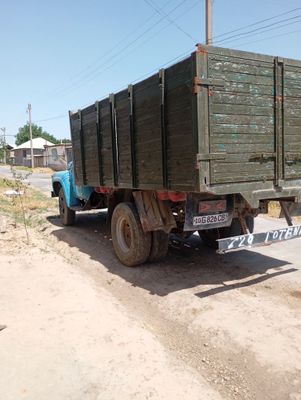 Zil yuk furgoʻn 1988 yil