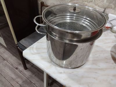 Кастрюля с друшлаком. Объём кастрюли 4л