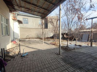 Srochna uy sotiladi narxi sotixiga yozilgan