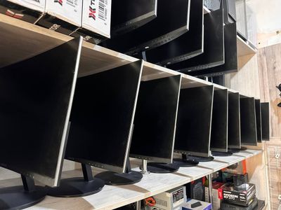 Immer 24" curved monitor ramkasiz yaxshi holatda