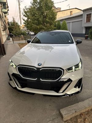 BMW i5 35L 2024 йил