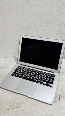Apple MacBook Air 13 A1466
