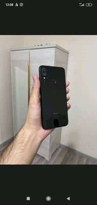 redmi 7 xotirasi 32 karopkasi bor 3 oy garantiya