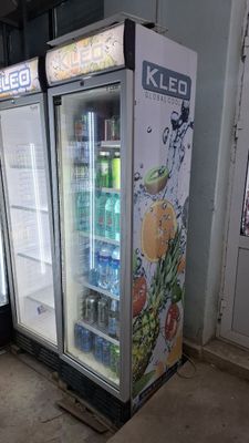 Haladelnik vitrina va marazelnik bor holati yangi narx kelishamiz