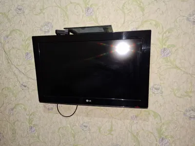 Телевизор LG с потставкой