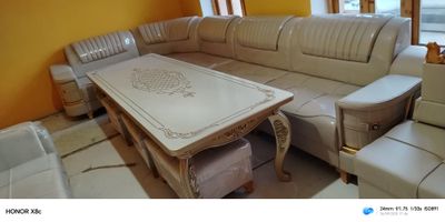 mexmon xona uchun Ugoloklar