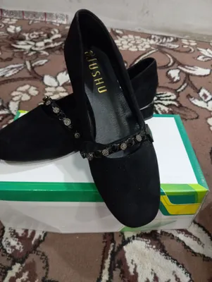 Ayollar uchun oyoq kiyim