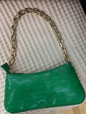 Зелёная сумочка Zara, в идеальном состоянии