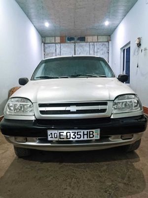 Продам Chevrolet Niva, 2005 год