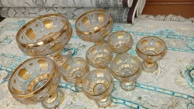 Oltin rangli Idishlar