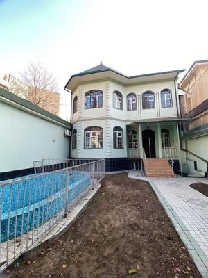 Продаётся Дом 4.4 соток ремонт ул.Юнуса Раджаби м.Космонавты