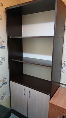 Срочно!!! Продам шкаф и стол
