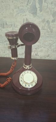 Продаётся ретро телефон