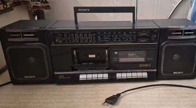 Продаётся магнитола , SONY