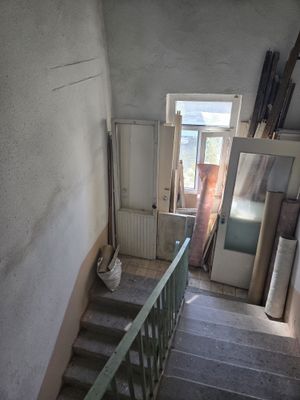 Продаются старая мебель, двери и древесина
