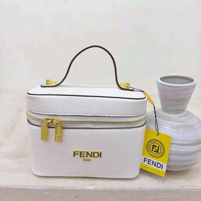 Fendi sumka